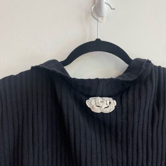 Vintage Y2K Ribbed Button Washed Black Crop Top w/ Knit Detail - Medium - Picture 5 of 5
